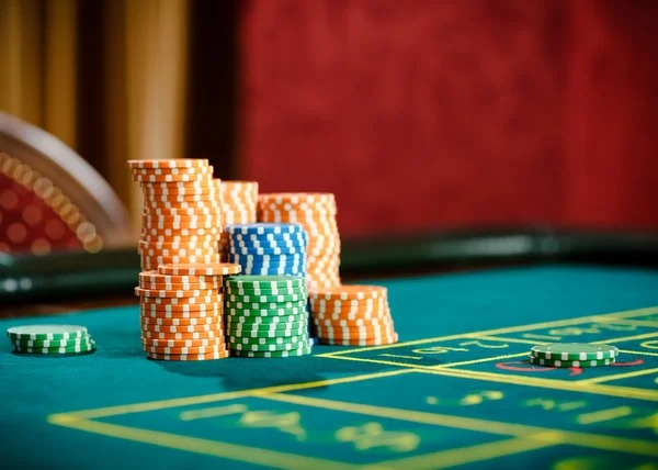 mpo08 alternatif mobile app interface showing football markets and live casino options